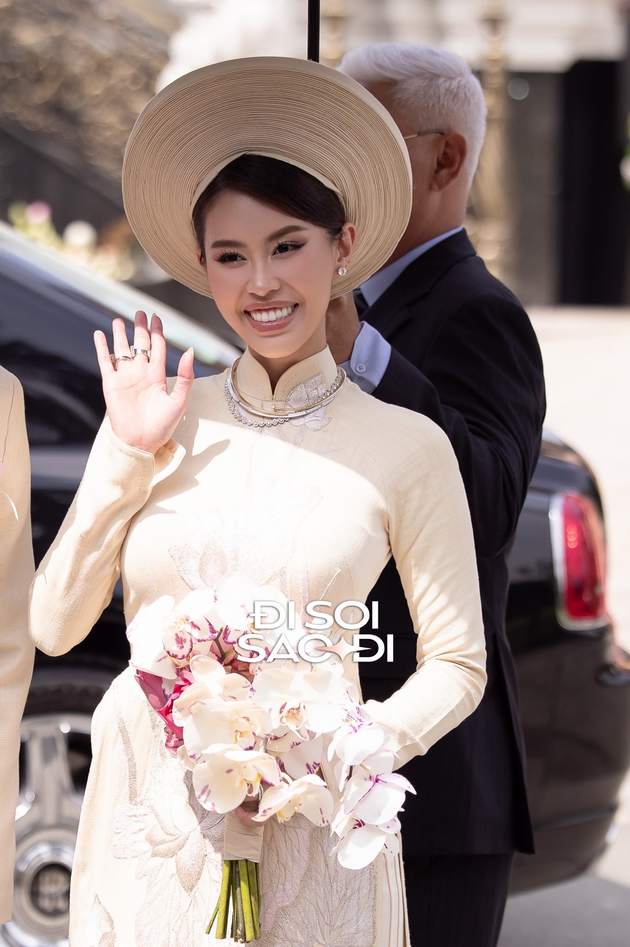 Điều Tiên Nguyễn cài cắm trong 2 bó hoa cưới đắt đỏ- Ảnh 3.