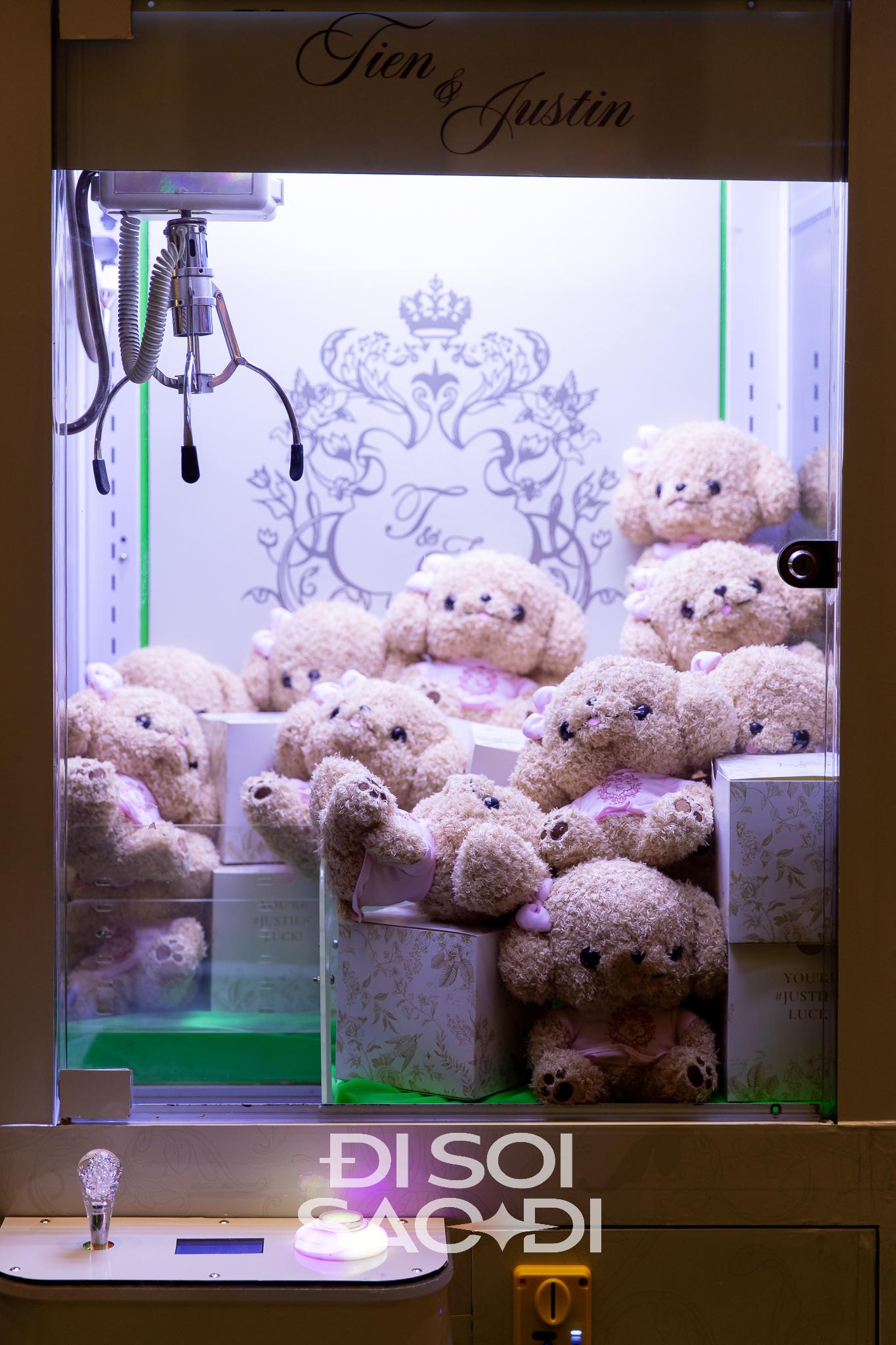 Đến chịu Tiên Nguyễn: Đám cưới concept kiến trúc Phục Hưng nhưng phục vụ gắp thú bông và chụp photobooth- Ảnh 15.