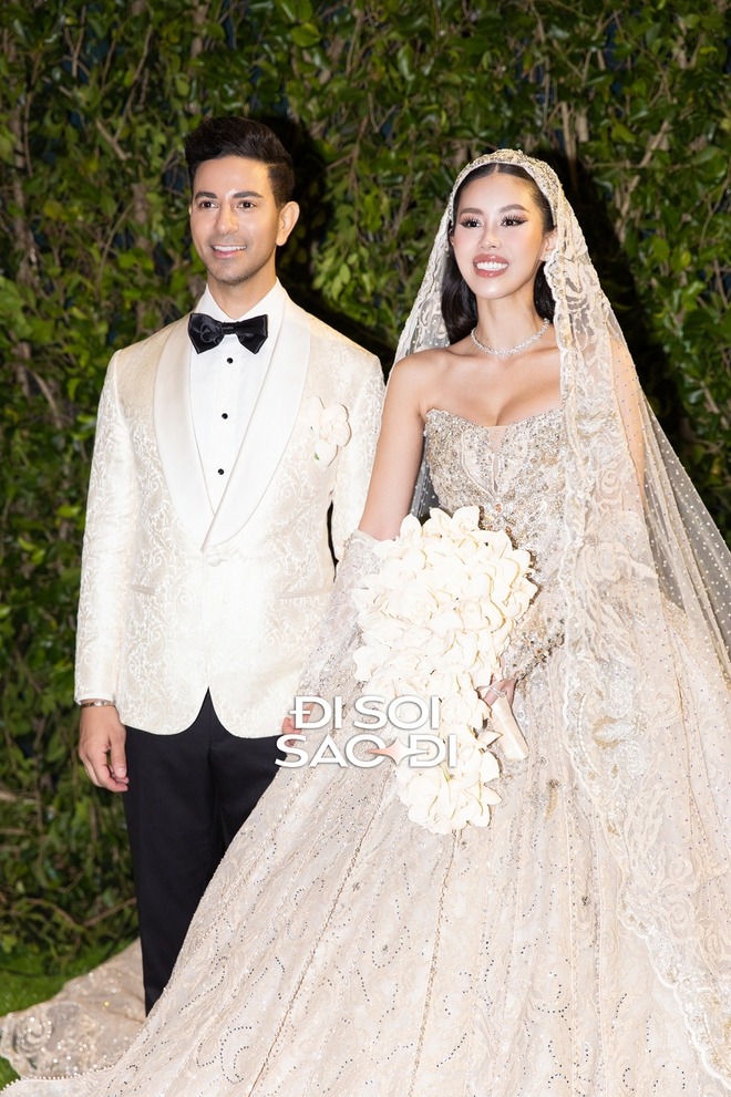 Dàn mỹ nhân đi ăn cưới con gái tỷ phú: Lên đồ tinh tế thanh lịch, quan trọng là KHÔNG lấn lướt cô dâu- Ảnh 1. Dàn mỹ nhân đi ăn cưới con gái tỷ phú: Lên đồ tinh tế thanh lịch, quan trọng là KHÔNG lấn lướt cô dâu- Ảnh 1.