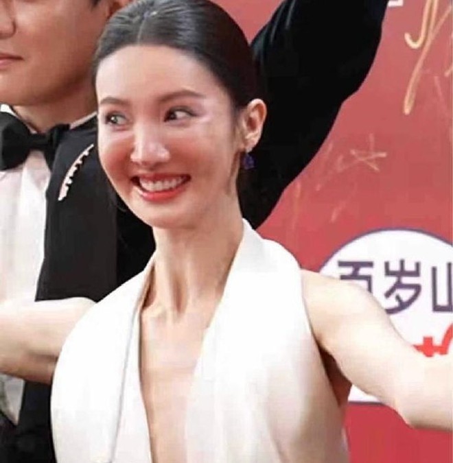 Kim Thần mặt đơ như tượng sáp- Ảnh 8.