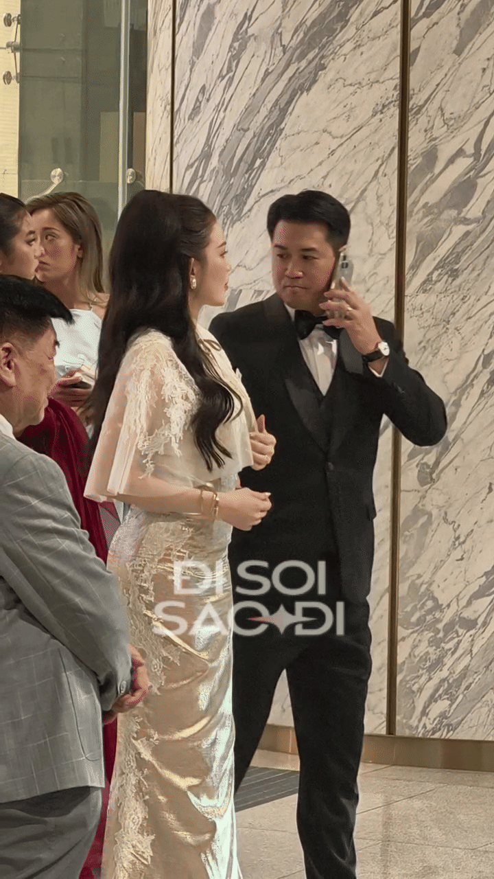 "Tổng tài nghiện vợ" Phillip Nguyễn: Không để Linh Rin ra khỏi tầm mắt, dắt tay ôm eo và chi tiết 10 điểm tinh tế- Ảnh 2.