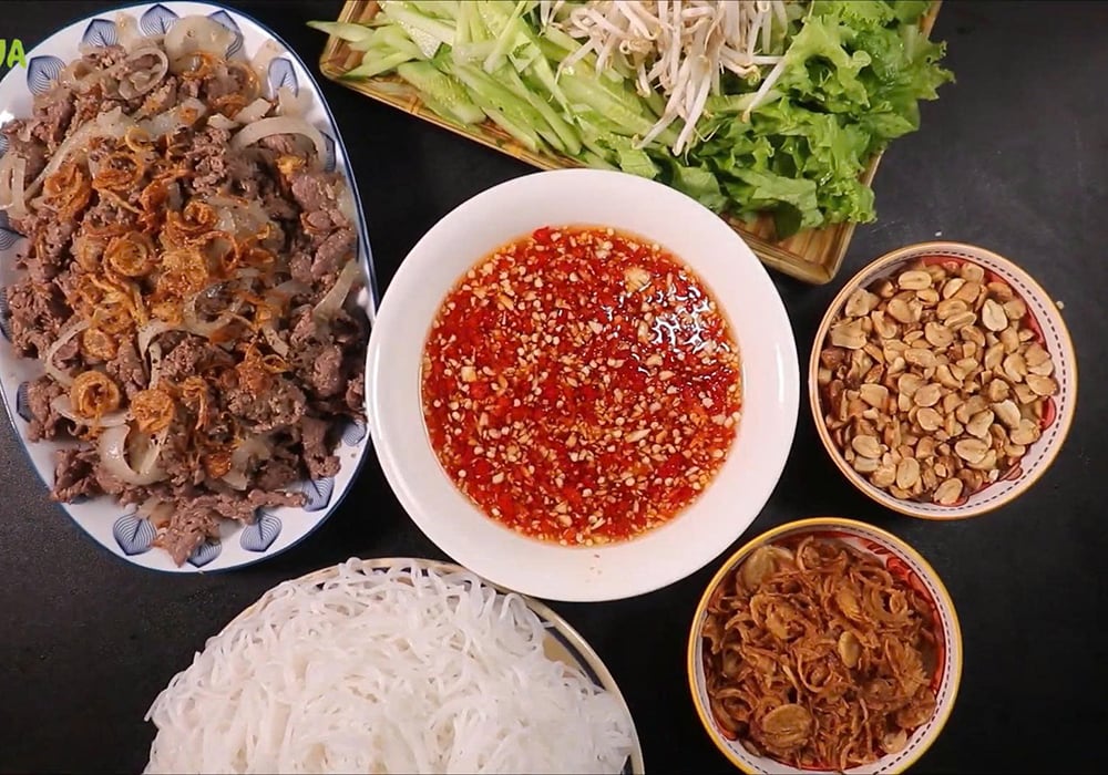 Không phải bánh mì, món ăn từ 35.000 đồng/phần này mới là hương vị Việt lọt top 100 thế giới năm 2026- Ảnh 3.