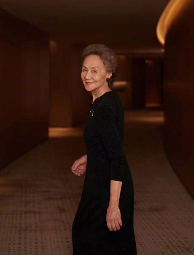 Mỹ nhân Tây Du Ký 87 tuổi vẫn có dáng đi nhanh nhẹn, dung nhan tươi tắn - cả đời không ngừng làm 1 việc để trẻ trung- Ảnh 4.