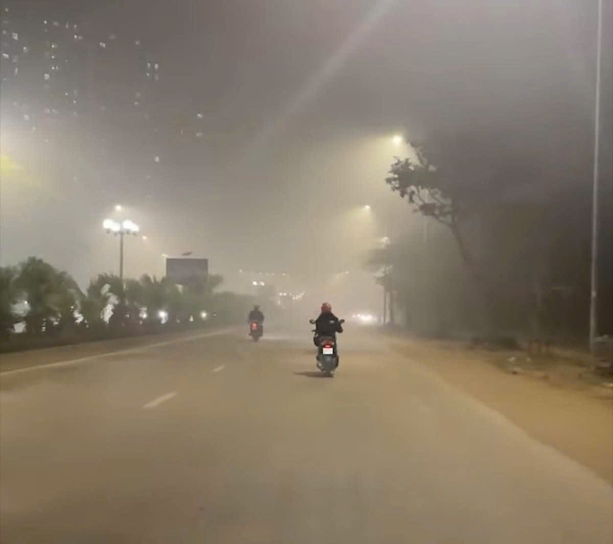 Chất lượng không khí ở Hà Nội vẫn ở mức không lành mạnh- Ảnh 1. Chất lượng không khí ở Hà Nội vẫn ở mức không lành mạnh- Ảnh 1.