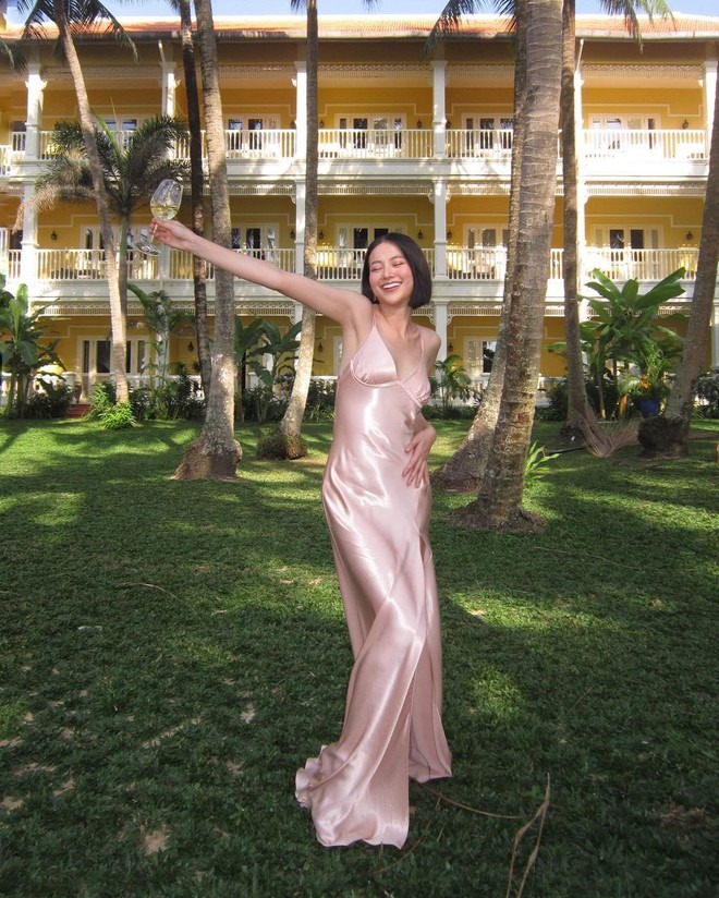 Mỹ nhân được nhiều người “hỏi thăm” nhất tại đám cưới nhà tỷ phú Johnathan Hạnh Nguyễn- Ảnh 10. Mỹ nhân được nhiều người “hỏi thăm” nhất tại đám cưới nhà tỷ phú Johnathan Hạnh Nguyễn- Ảnh 10.