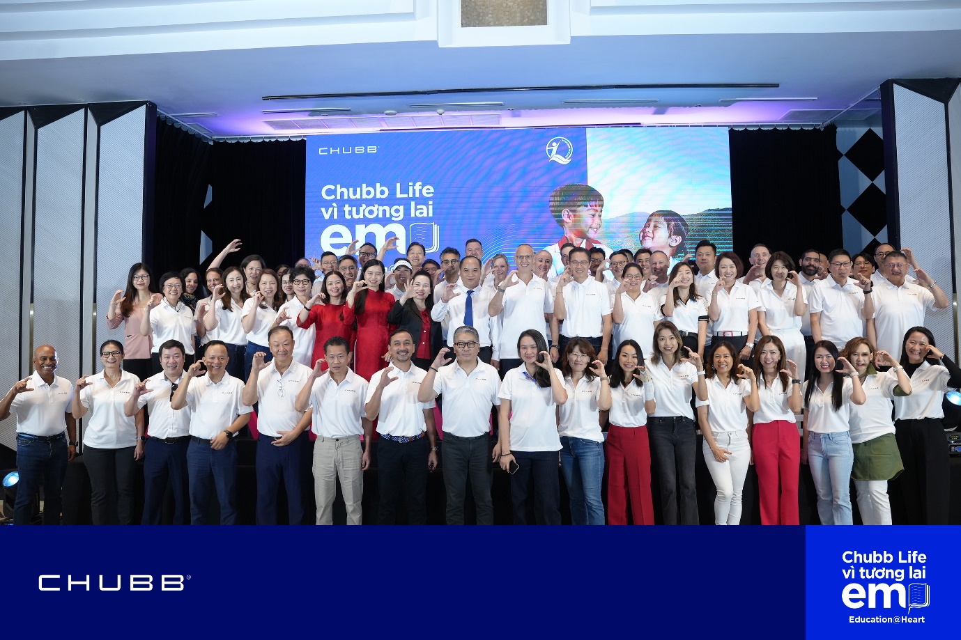 “Chubb Life – Vì Tương Lai Em” san sẻ với trẻ em khó khăn và chịu ảnh hưởng bởi bão lũ- Ảnh 3. “Chubb Life – Vì Tương Lai Em” san sẻ với trẻ em khó khăn và chịu ảnh hưởng bởi bão lũ- Ảnh 3.