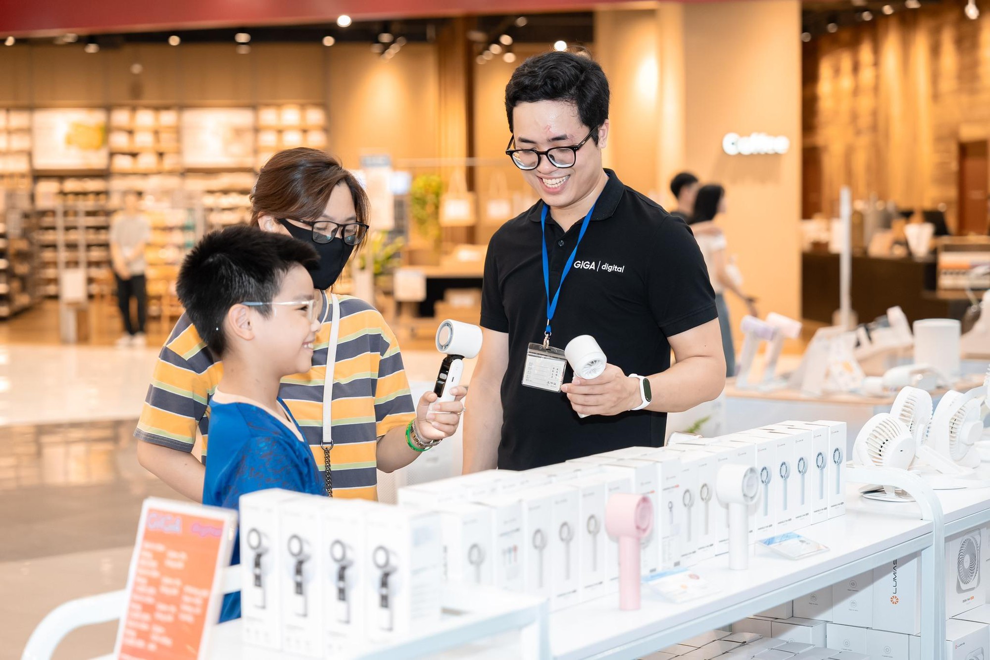Giga Digital “đổ bộ” AEON MALL Tân Phú Celadon: Thêm một thiên đường trải nghiệm đồ gia dụng thông minh cho giới trẻ- Ảnh 4. Giga Digital “đổ bộ” AEON MALL Tân Phú Celadon: Thêm một thiên đường trải nghiệm đồ gia dụng thông minh cho giới trẻ- Ảnh 4.