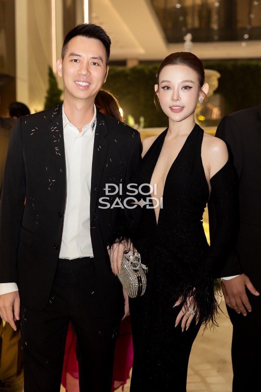 Đám cưới nhà tỷ phú khiến dân tình mãn nhãn: Người mặc sến lại rất sang, người đơn giản thì lại quá tinh tế- Ảnh 16.