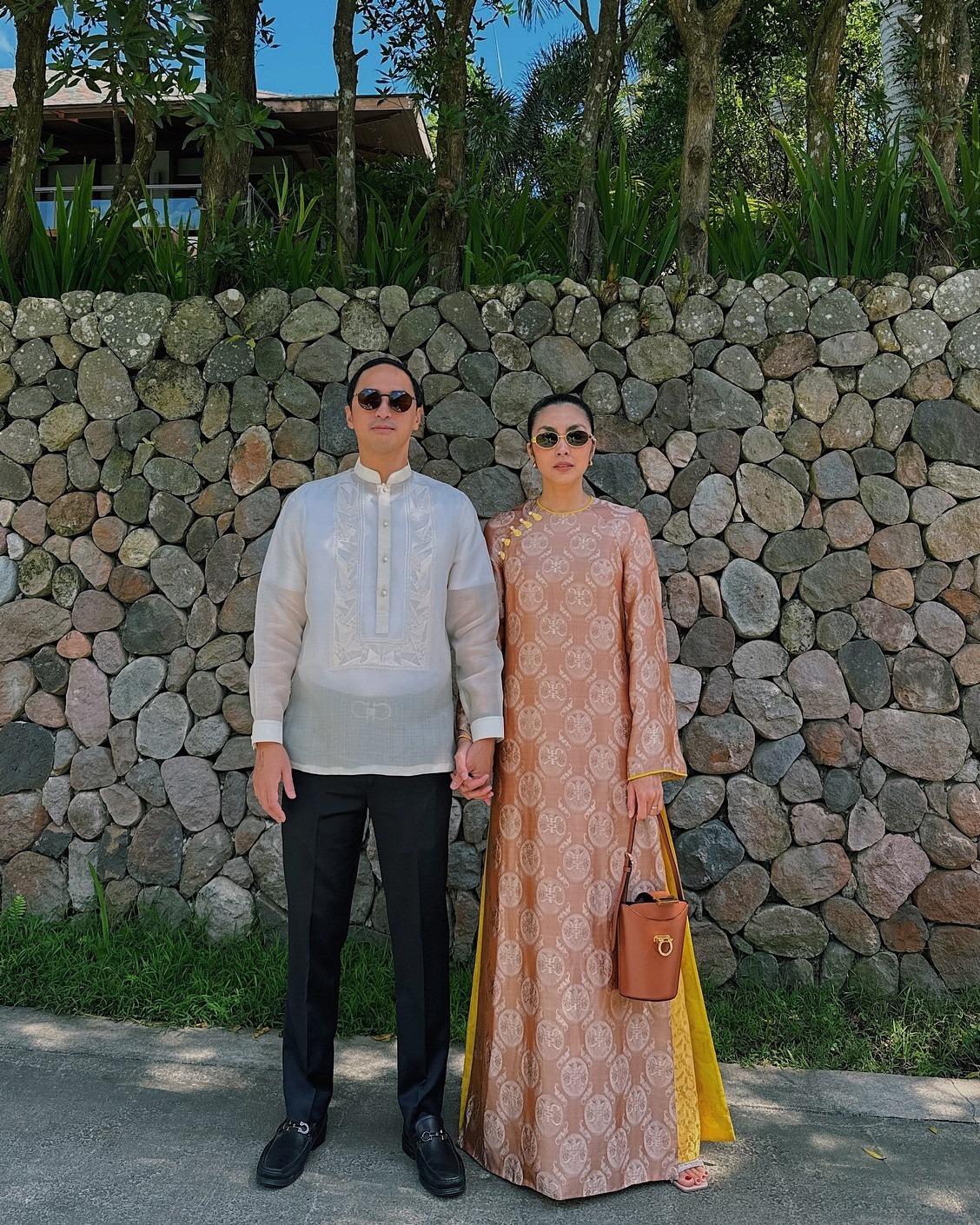 Vạn vật đều thua khi Hà Tăng mặc áo dài- Ảnh 4. Vạn vật đều thua khi Hà Tăng mặc áo dài- Ảnh 4.