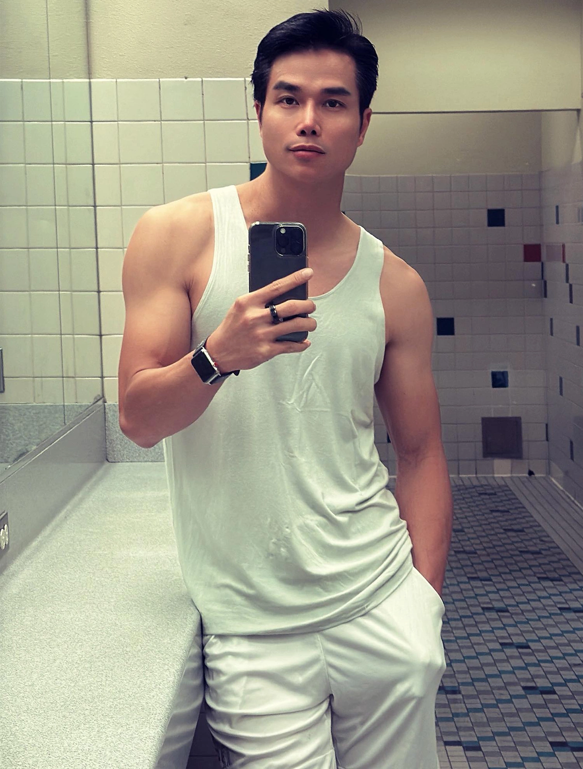 Nam vương tiếng tăm một thời bỏ showbiz đi dạy lái máy bay: 42 tuổi vẫn độc thân, được khen lão hóa ngược- Ảnh 2.