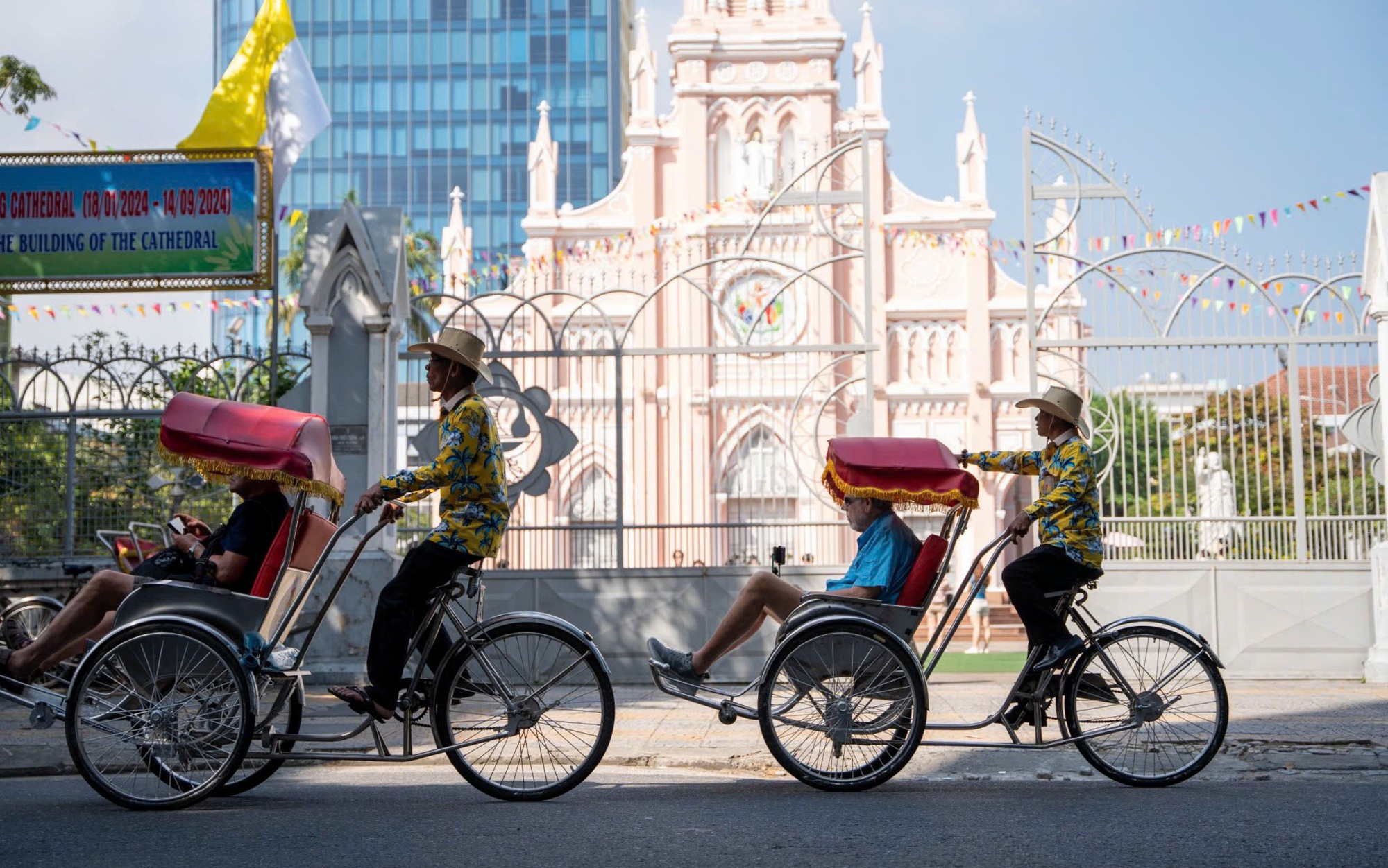 Đà Nẵng mở lớp dạy tiếng Hàn cho tài xế xích lô- Ảnh 3.