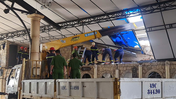 Sập nhà hàng ở Đà Lạt, 1 người tử vong- Ảnh 1.