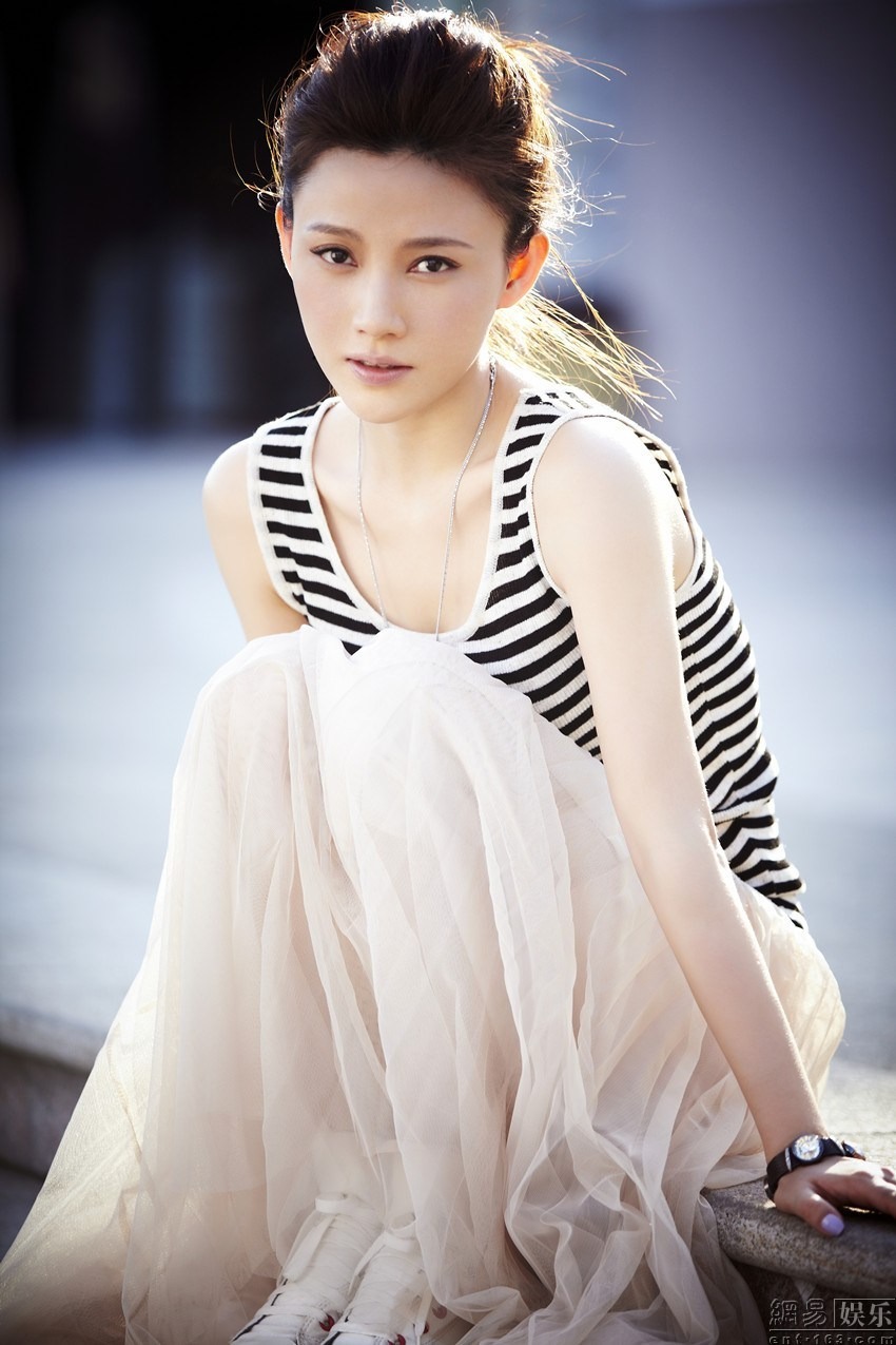 Nữ diễn viên 8X nổi tiếng bị hất văng lên trần xe khách, tử vong sau 18 tháng nguy kịch- Ảnh 4. Nữ diễn viên 8X nổi tiếng bị hất văng lên trần xe khách, tử vong sau 18 tháng nguy kịch- Ảnh 4.