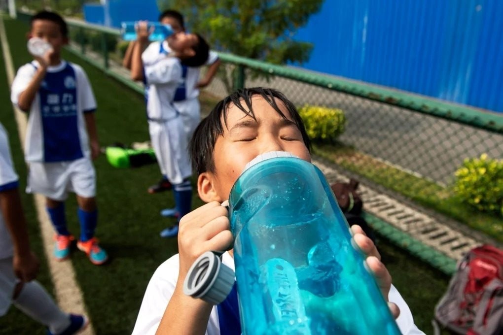 Chưa từng có trong lịch sử: Trung Quốc tạo ra ‘cỗ máy thần kỳ’ biến nước biển thành nước ngọt - giá bằng đúng gói mì tôm mỗi m3, rẻ bằng 1/8 công nghệ Mỹ- Ảnh 1.