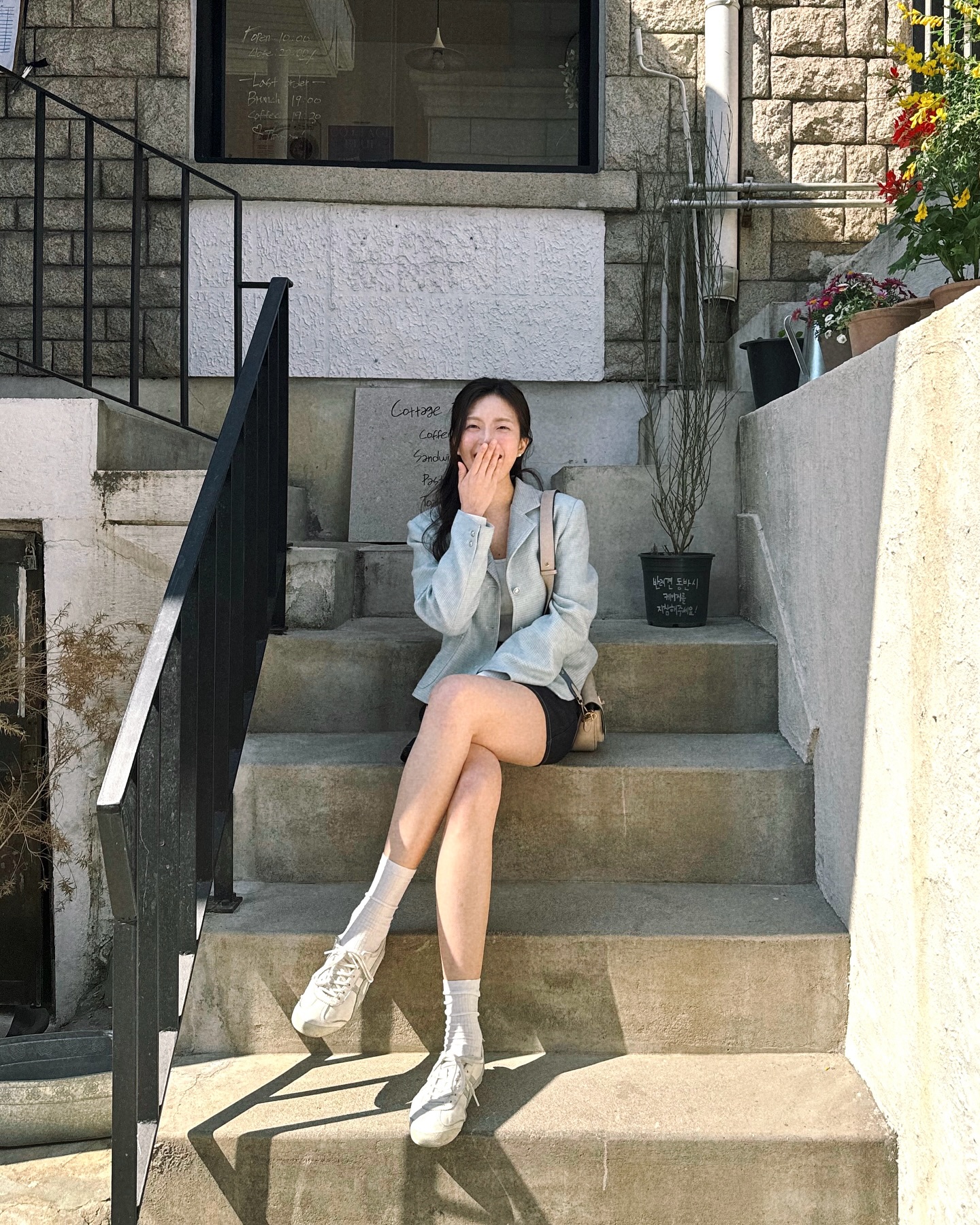 Không thích đi giày cao gót, nàng cao khiêm tốn nhất định phải có 5 mẫu giày bệt tôn dáng- Ảnh 12. Không thích đi giày cao gót, nàng cao khiêm tốn nhất định phải có 5 mẫu giày bệt tôn dáng- Ảnh 12.