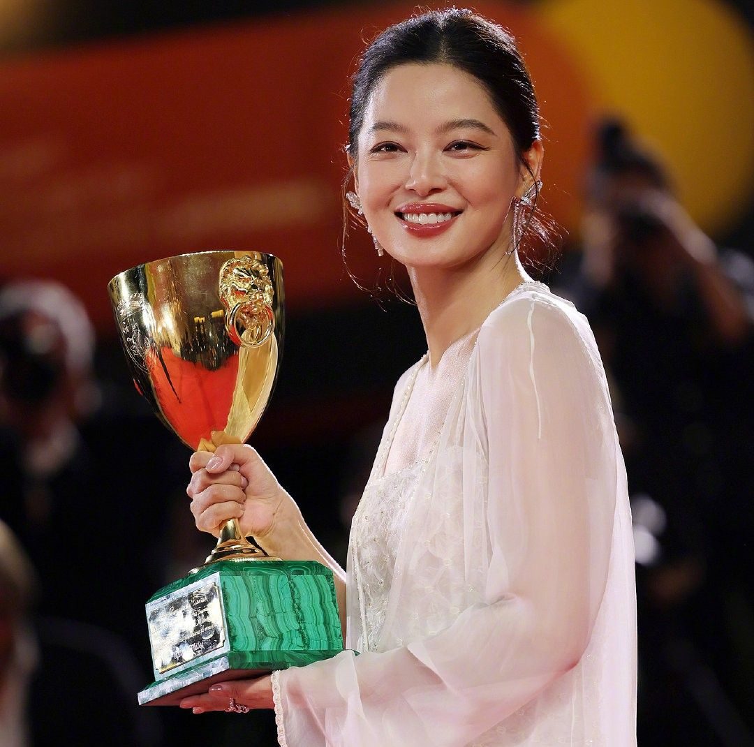 Mỹ nhân lập lại trật tự giới giải trí năm 2025- Ảnh 1. Mỹ nhân lập lại trật tự giới giải trí năm 2025- Ảnh 1.