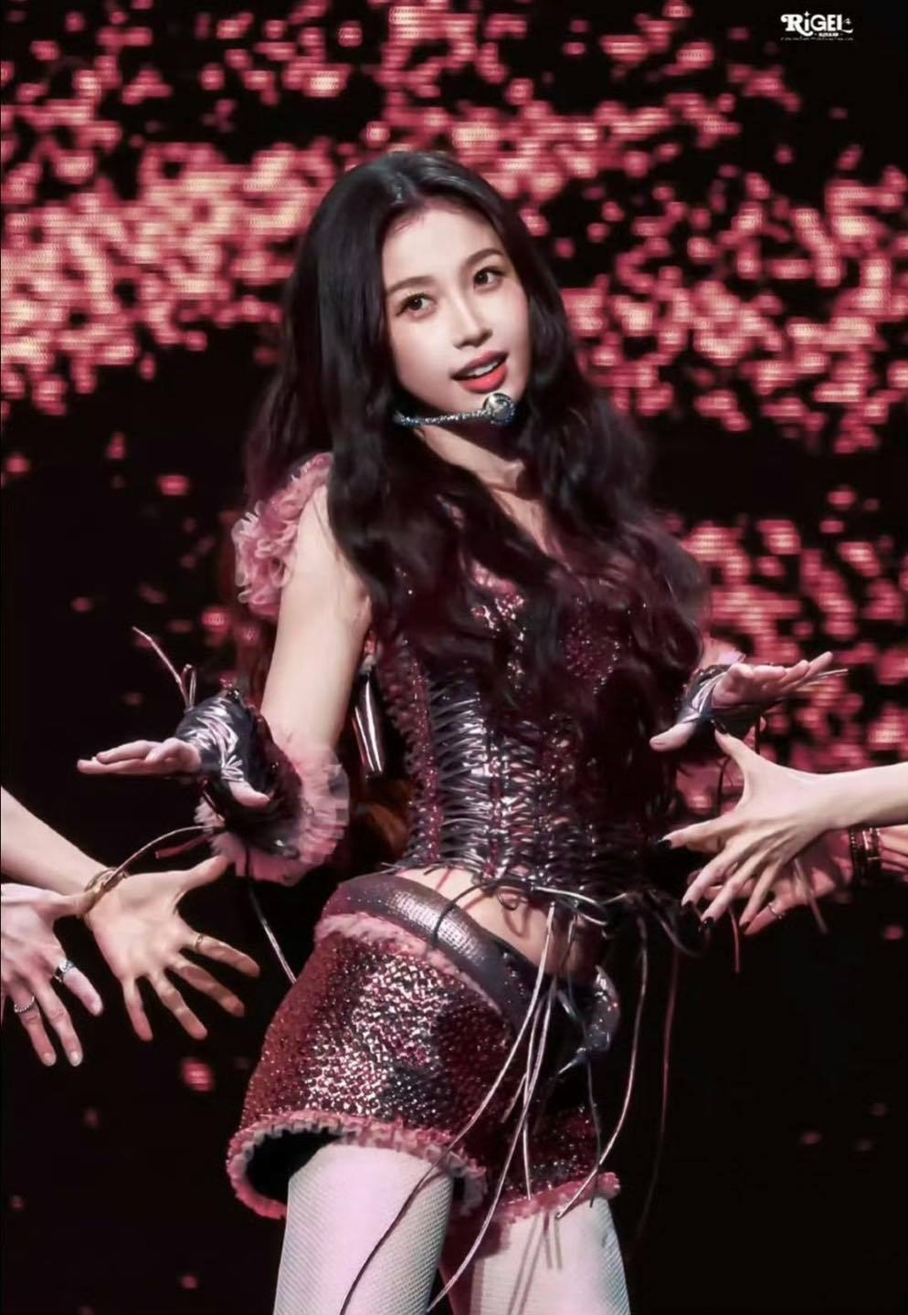 Giọt nước mắt của mỹ nhân bị ghét nhất 2025 bị chê giả tạo, chỉ là "mồi câu thương hại"- Ảnh 8.