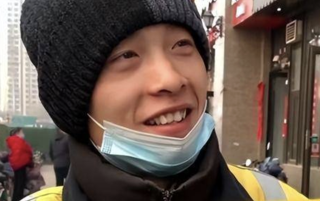 Thanh niên tốt nghiệp trường top đầu đi làm shipper bị dân mạng chế giễu, nghe mức lương xong ai cũng phải xin lỗi- Ảnh 2. Thanh niên tốt nghiệp trường top đầu đi làm shipper bị dân mạng chế giễu, nghe mức lương xong ai cũng phải xin lỗi- Ảnh 2.