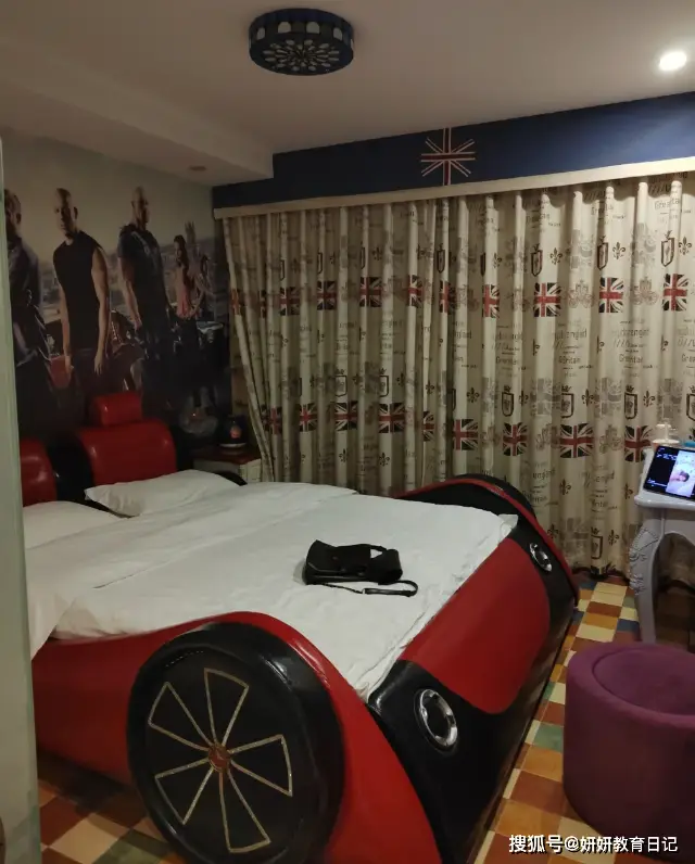 Nữ sinh đặt khách sạn gần điểm thi công chức cho tiện, vừa mở cửa ra thì thấy một thứ: Suýt bỏ thi luôn!- Ảnh 1. Nữ sinh đặt khách sạn gần điểm thi công chức cho tiện, vừa mở cửa ra thì thấy một thứ: Suýt bỏ thi luôn!- Ảnh 1.