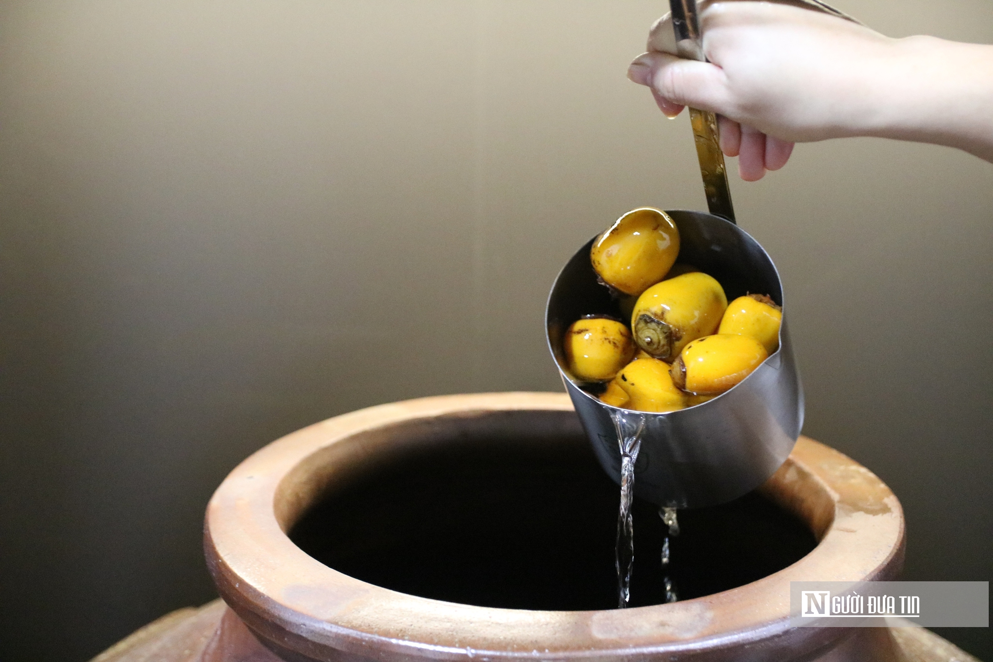 Chàng trai 9X bỏ “trời Tây” về quê, tạo nên đặc sản đậm hương vị quê nhà- Ảnh 5.