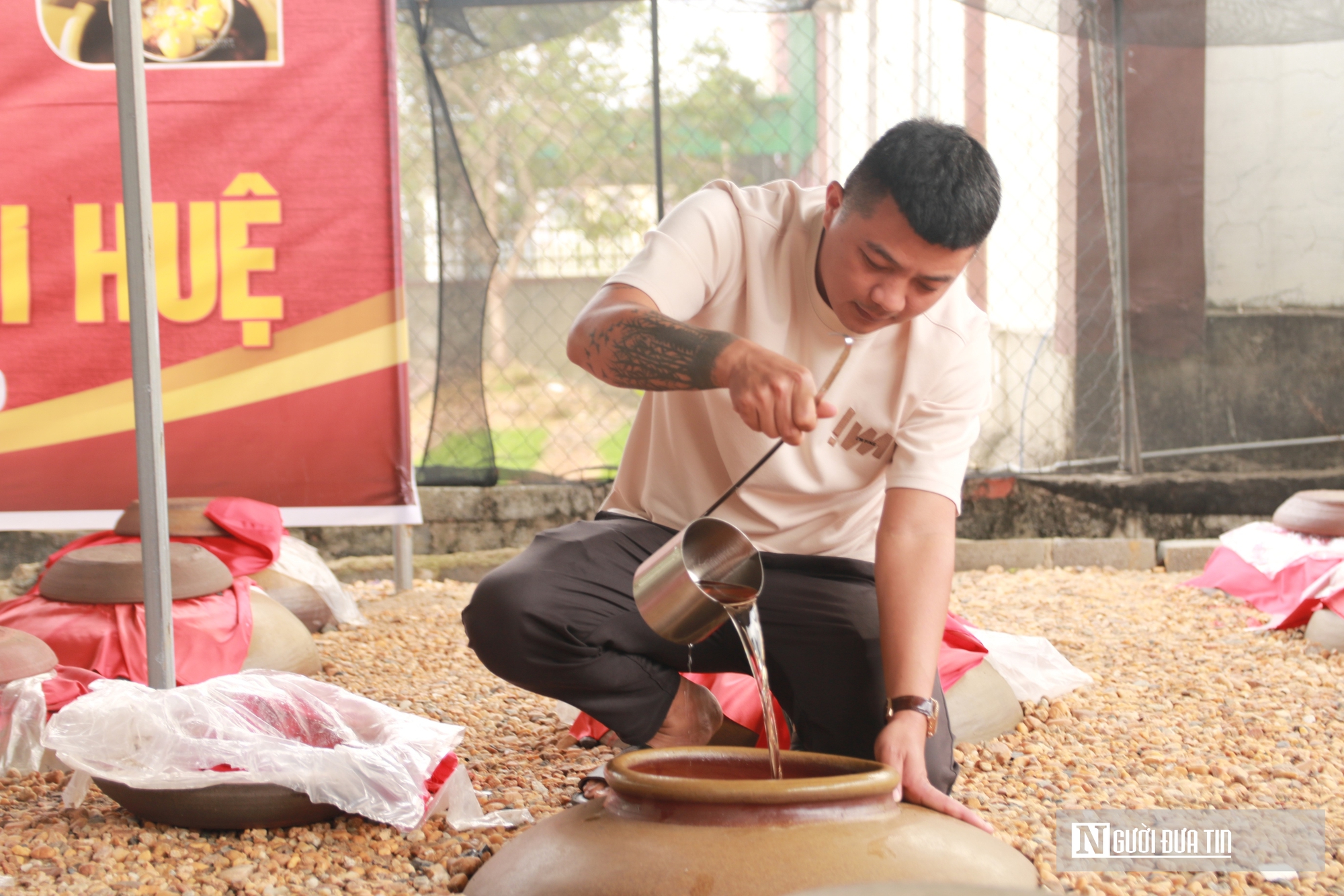 Chàng trai 9X bỏ “trời Tây” về quê, tạo nên đặc sản đậm hương vị quê nhà- Ảnh 8.