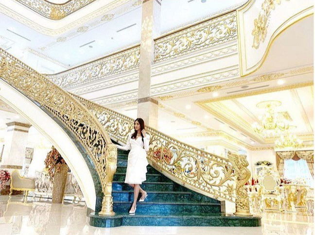 Mỹ nhân Việt 26 tuổi lên xe hoa với đại gia: Ở dinh thự dát vàng tráng lệ, sống như công chúa đời thực- Ảnh 2. Mỹ nhân Việt 26 tuổi lên xe hoa với đại gia: Ở dinh thự dát vàng tráng lệ, sống như công chúa đời thực- Ảnh 2.