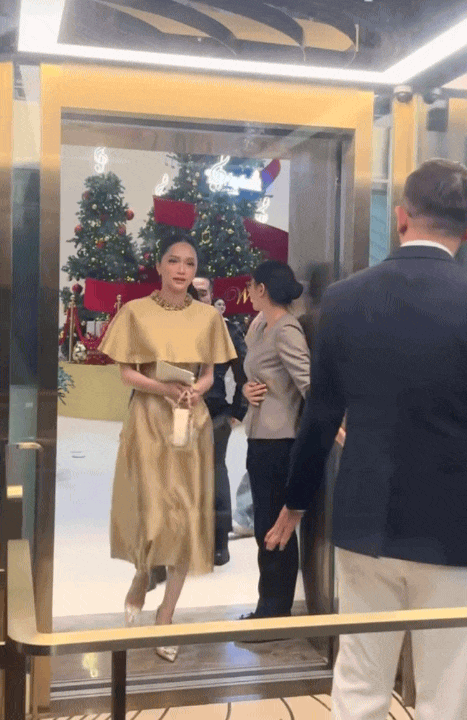 Khách mời diện đầm local brand Việt tại lễ cưới Tiên Nguyễn: Có thiết kế chỉ 3 triệu mà cao sang, tinh tế vô cùng- Ảnh 2. Khách mời diện đầm local brand Việt tại lễ cưới Tiên Nguyễn: Có thiết kế chỉ 3 triệu mà cao sang, tinh tế vô cùng- Ảnh 2.