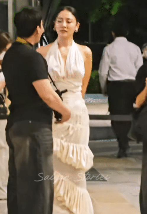 Khách mời diện đầm local brand Việt tại lễ cưới Tiên Nguyễn: Có thiết kế chỉ 3 triệu mà cao sang, tinh tế vô cùng- Ảnh 11. Khách mời diện đầm local brand Việt tại lễ cưới Tiên Nguyễn: Có thiết kế chỉ 3 triệu mà cao sang, tinh tế vô cùng- Ảnh 11.