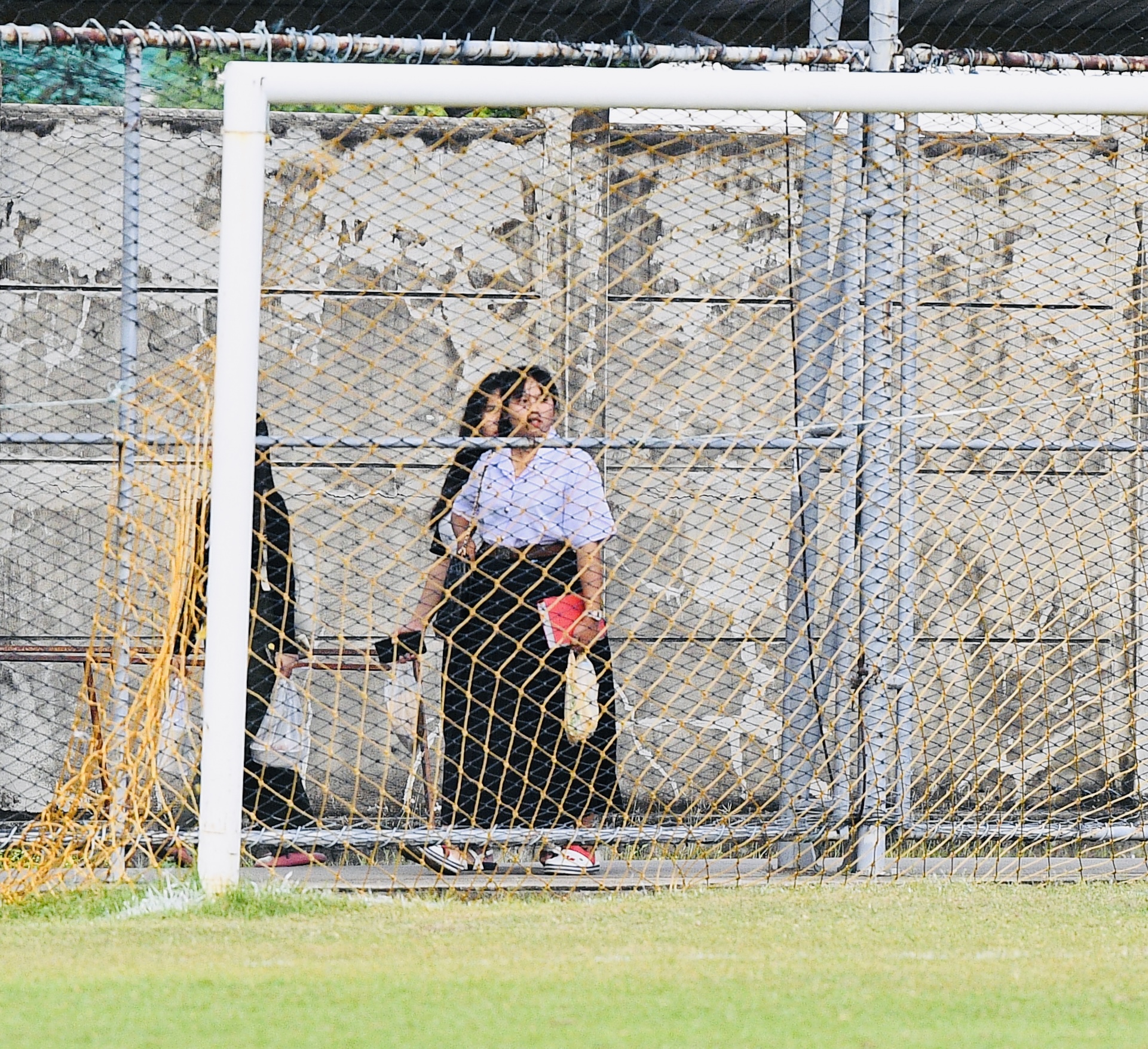 Dàn trai đẹp U22 Việt Nam tươi rói trên sân tập, thu hút gái xinh Thái Lan chăm chú theo dõi- Ảnh 11. Dàn trai đẹp U22 Việt Nam tươi rói trên sân tập, thu hút gái xinh Thái Lan chăm chú theo dõi- Ảnh 11.