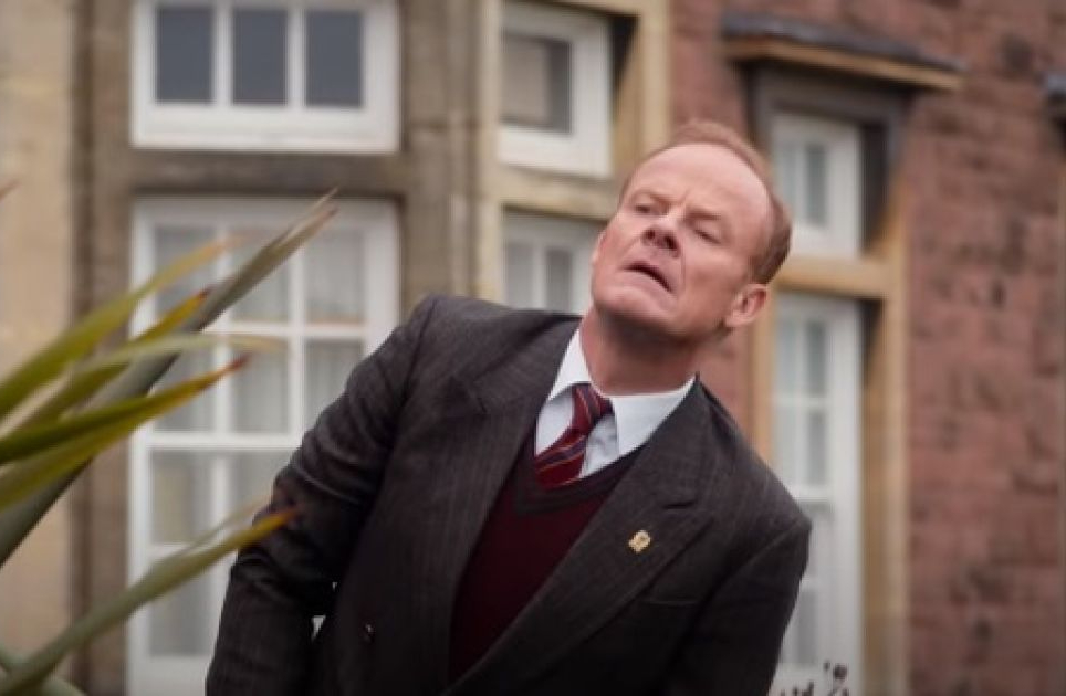 Xem phim Sex Education, tôi ân hận nhớ lại ngày con trai hét lên: "Ước gì con không được sinh ra"- Ảnh 1.