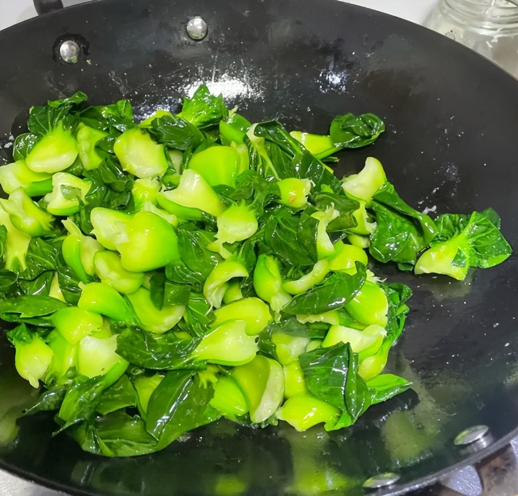 6 thói quen xào nấu tưởng vô hại nhưng đang âm thầm hủy hoại bạn mỗi ngày- Ảnh 1.