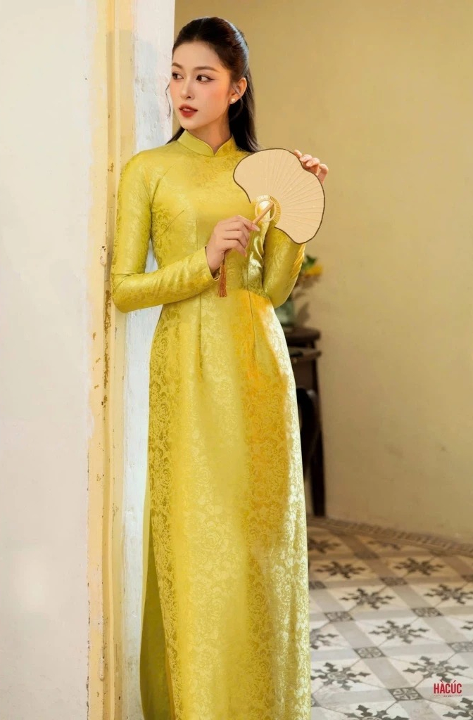 Đỗ Hà diện áo dài, gần 4 triệu người thổn thức: 1 chi tiết phong thủy gây tò mò- Ảnh 7. Đỗ Hà diện áo dài, gần 4 triệu người thổn thức: 1 chi tiết phong thủy gây tò mò- Ảnh 7.