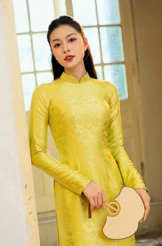 Đỗ Hà diện áo dài, gần 4 triệu người thổn thức: 1 chi tiết phong thủy gây tò mò- Ảnh 8. Đỗ Hà diện áo dài, gần 4 triệu người thổn thức: 1 chi tiết phong thủy gây tò mò- Ảnh 8.