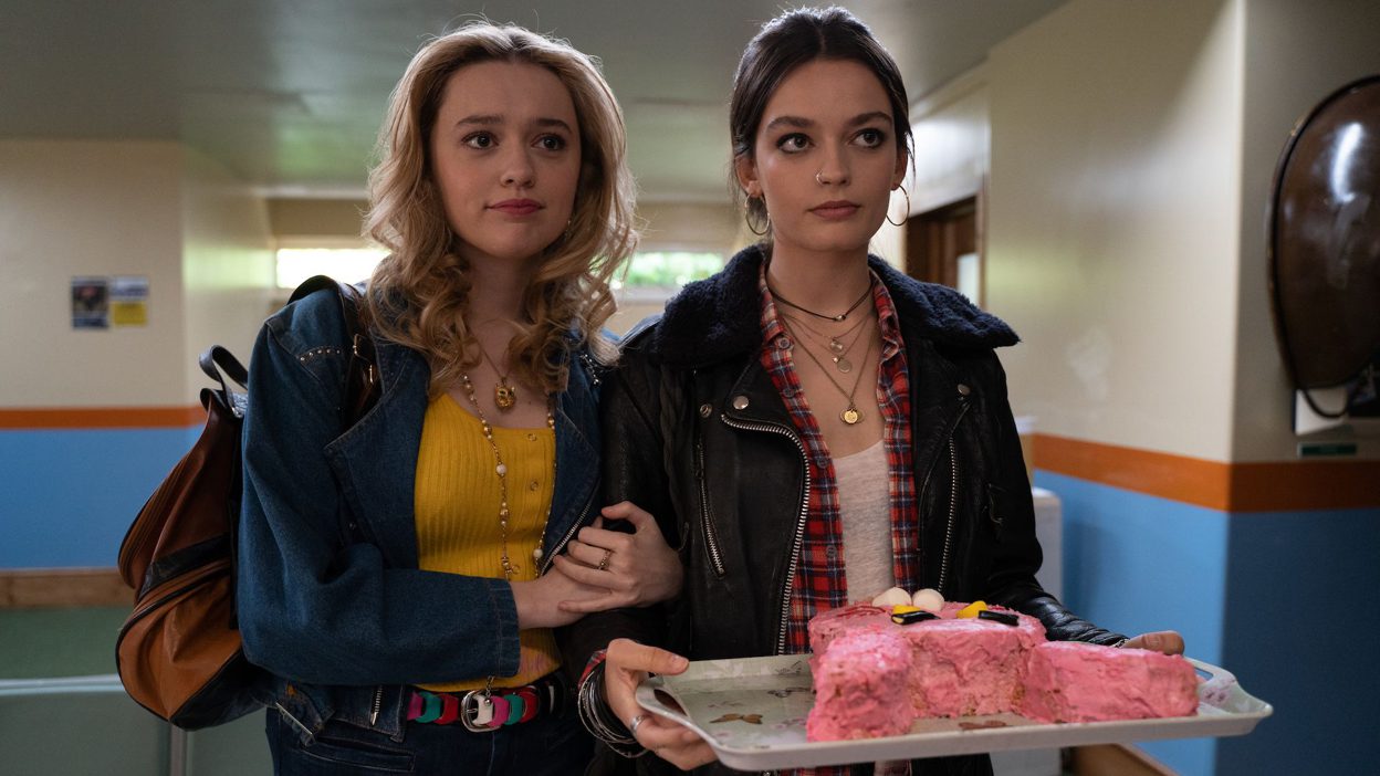 Xem Sex Education, nước mắt tôi chảy dài vì suýt nữa đã đẩy cuộc đời con mình vào ngõ cụt mà không hề hay biết- Ảnh 1.