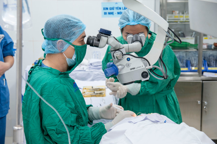 12 ca ghép giác mạc thành công bằng nguồn mô hiến tặng từ Nepal- Ảnh 1.