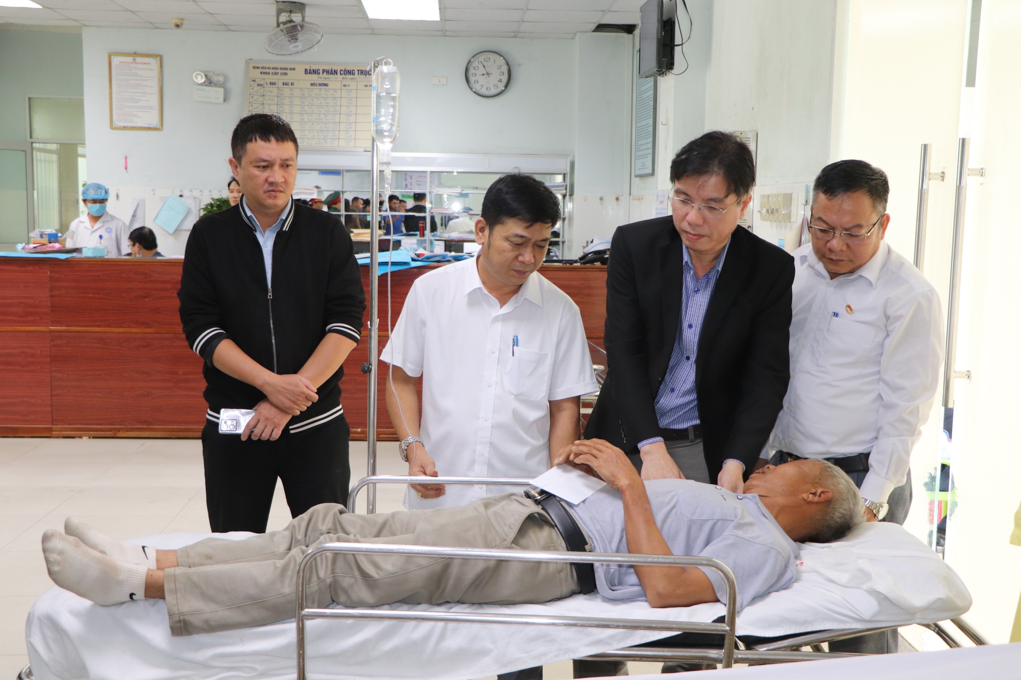 Tai nạn 13 người thương vong ở Đà Nẵng: Cô dâu, chú rể cùng người nhà gặp nạn sau đám cưới- Ảnh 3. Tai nạn 13 người thương vong ở Đà Nẵng: Cô dâu, chú rể cùng người nhà gặp nạn sau đám cưới- Ảnh 3.