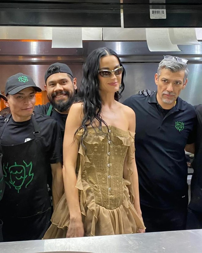 Hot girl Đảo Thiên Đường Hot girl Đảo Thiên Đường