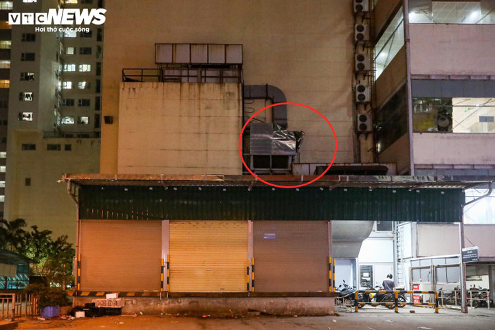 Bé trai 11 tuổi rơi từ tầng cao chung cư ở Hà Nội- Ảnh 4.