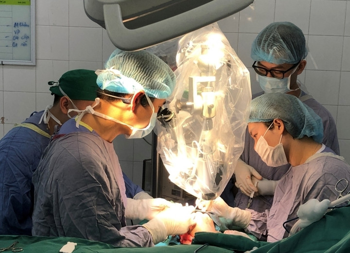 Ngón tay thủy thủ 'sống lại' sau 25 giờ đứt rời giữa tâm bão- Ảnh 1.