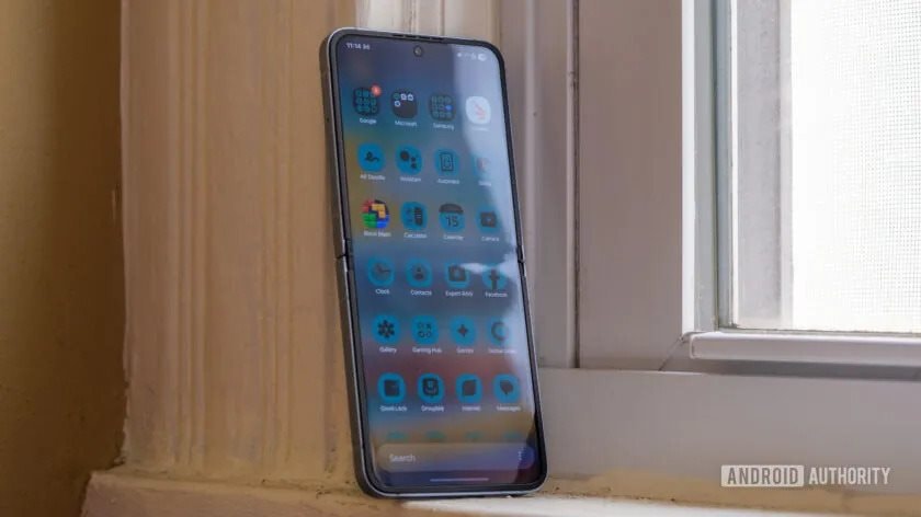 Khen thì lắm mà chê cũng nhiều, vậy tại sao ra cửa hàng "cứ 3 người lại có 1 người" mua điện thoại Samsung?- Ảnh 6.