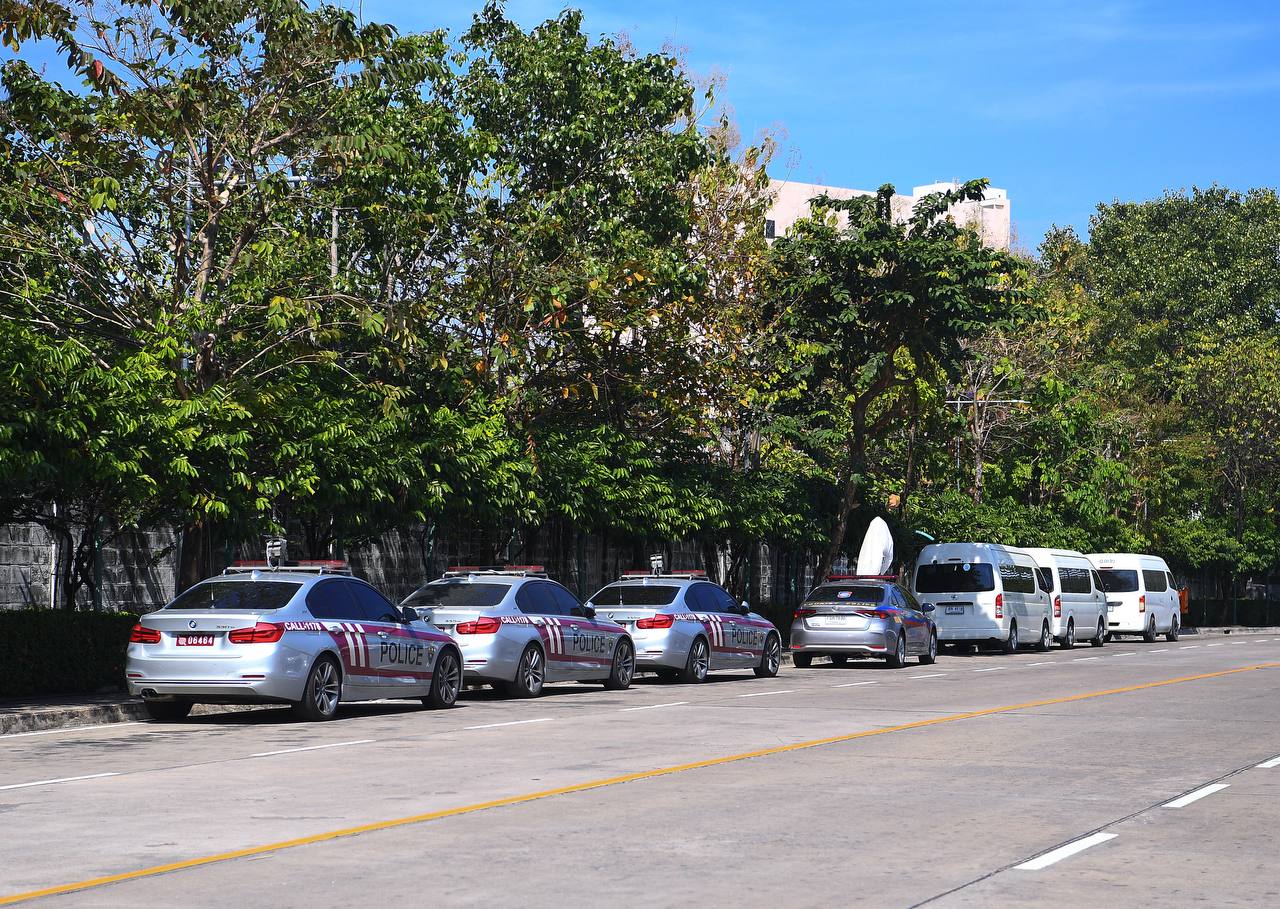 Cận cảnh xe dò bom mìn xuất hiện tại SVĐ Rajamangala trước giờ lễ khai mạc SEA Games 33- Ảnh 6. Cận cảnh xe dò bom mìn xuất hiện tại SVĐ Rajamangala trước giờ lễ khai mạc SEA Games 33- Ảnh 6.