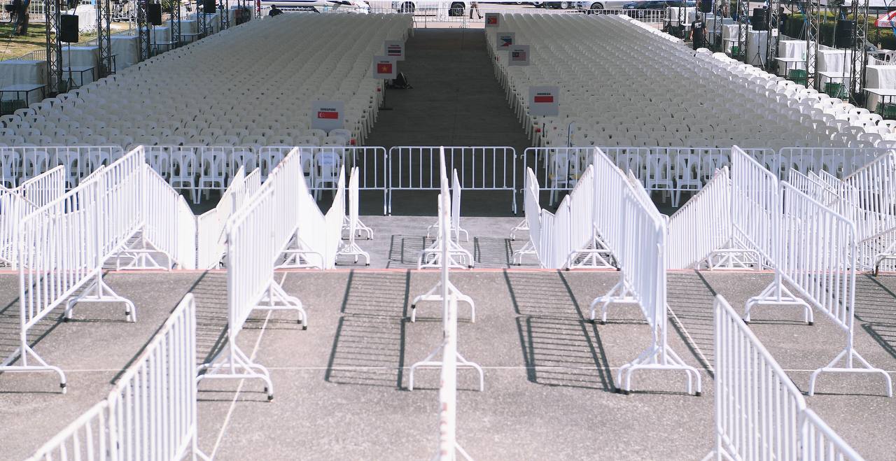 Cận cảnh xe dò bom mìn xuất hiện tại SVĐ Rajamangala trước giờ lễ khai mạc SEA Games 33- Ảnh 17. Cận cảnh xe dò bom mìn xuất hiện tại SVĐ Rajamangala trước giờ lễ khai mạc SEA Games 33- Ảnh 17.