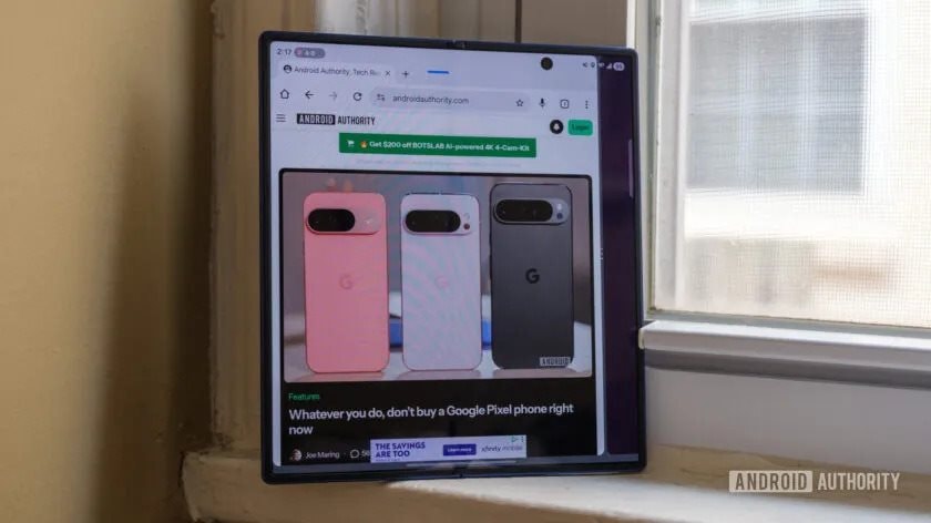 Khen thì lắm mà chê cũng nhiều, vậy tại sao ra cửa hàng "cứ 3 người lại có 1 người" mua điện thoại Samsung?- Ảnh 5.