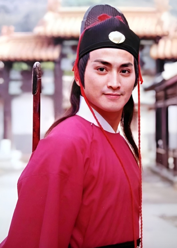 Triển Chiêu đẹp nhất màn ảnh: Từng rửa bát thuê, U70 giàu có, kín tiếng đời tư- Ảnh 2.