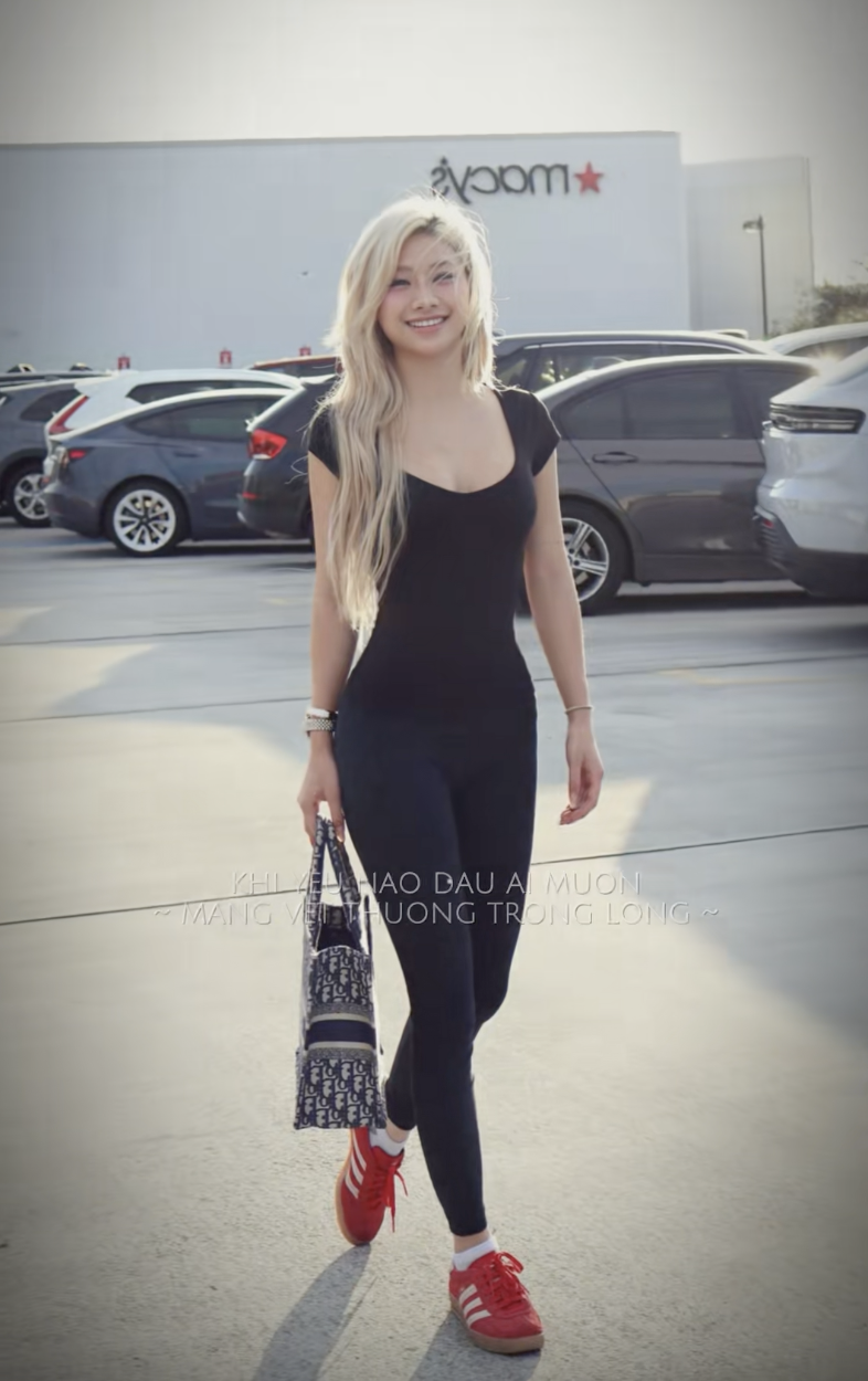 Louis Phạm diện áo phông cũng sexy hết nấc, liên tục Louis Phạm diện áo phông cũng sexy hết nấc, liên tục