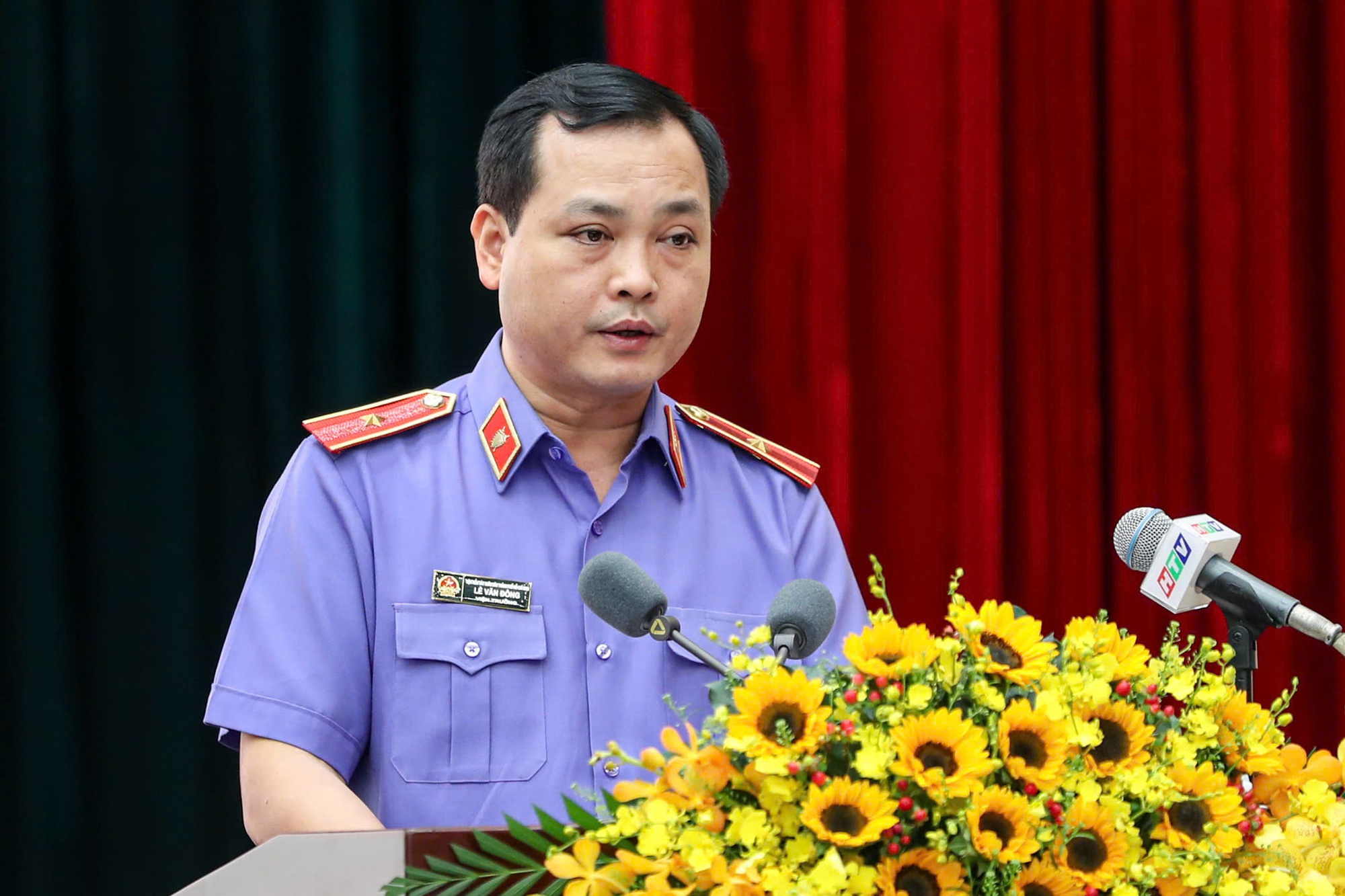 Người mẫu An Tây, ca sĩ Chi Dân bị nhắc tên trong báo cáo về tội phạm trình HĐND TPHCM- Ảnh 1. Người mẫu An Tây, ca sĩ Chi Dân bị nhắc tên trong báo cáo về tội phạm trình HĐND TPHCM- Ảnh 1.