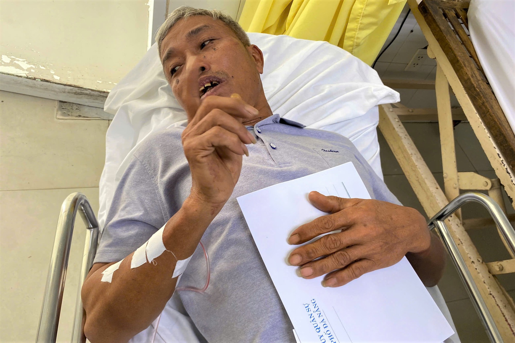 Cô dâu bàng hoàng kể khoảnh khắc xe gia đình đi đám cưới gặp nạn, 4 người tử vong trên cao tốc Đà Nẵng - Quảng Ngãi- Ảnh 1. Cô dâu bàng hoàng kể khoảnh khắc xe gia đình đi đám cưới gặp nạn, 4 người tử vong trên cao tốc Đà Nẵng - Quảng Ngãi- Ảnh 1.