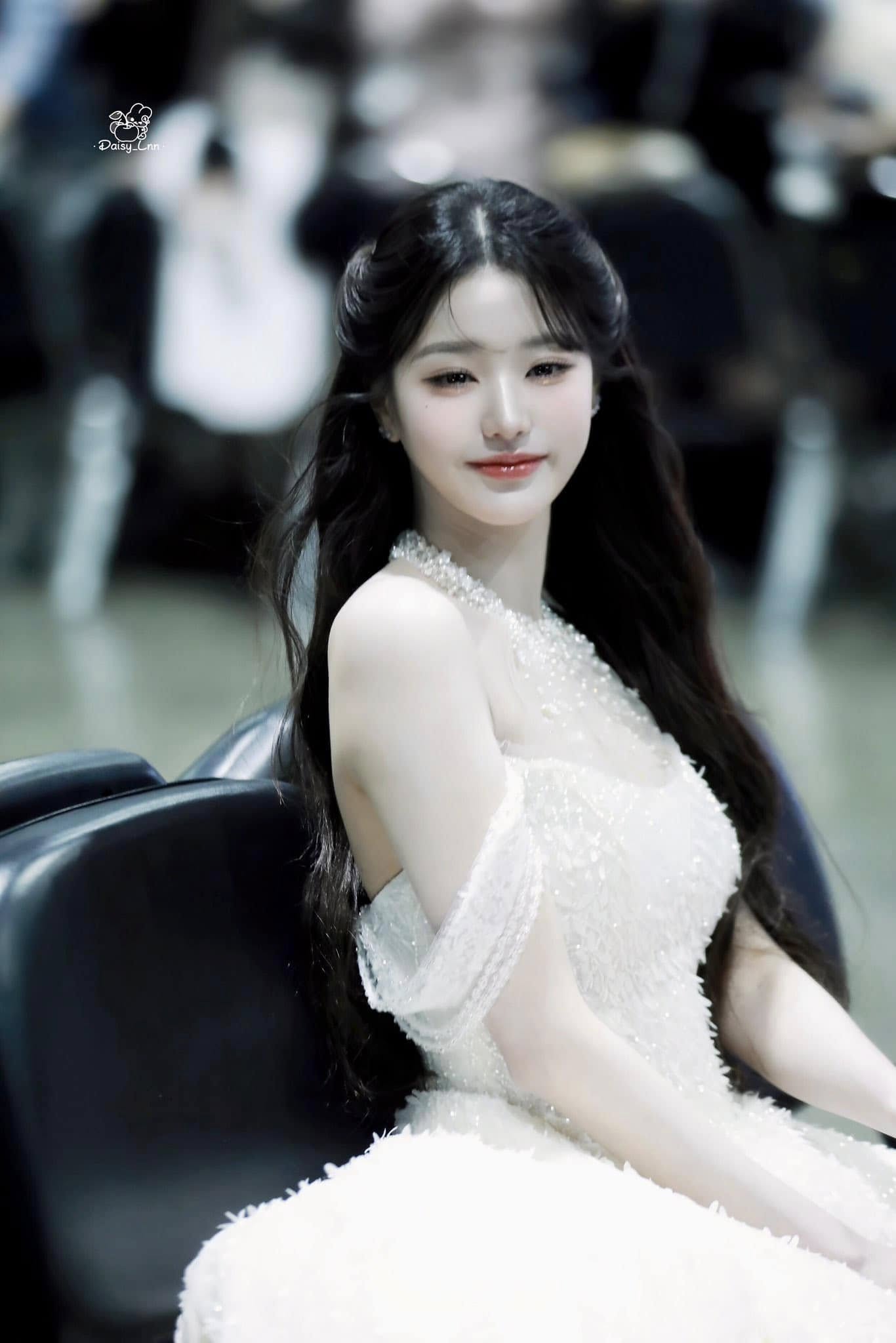 Công chúa Kpop trở thành cô dâu được khao khát nhất MXH- Ảnh 8. Công chúa Kpop trở thành cô dâu được khao khát nhất MXH- Ảnh 8.