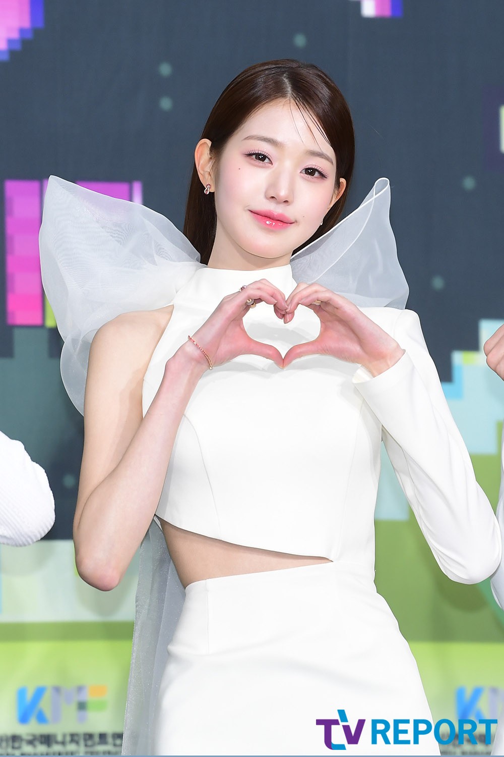 Công chúa Kpop trở thành cô dâu được khao khát nhất MXH- Ảnh 5. Công chúa Kpop trở thành cô dâu được khao khát nhất MXH- Ảnh 5.
