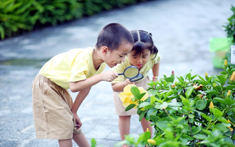 Cha mẹ khôn ngoan: Không cho tiền, chỉ cần cho 3 thứ này sẽ giúp con GIÀU CÓ cả đời!- Ảnh 1.